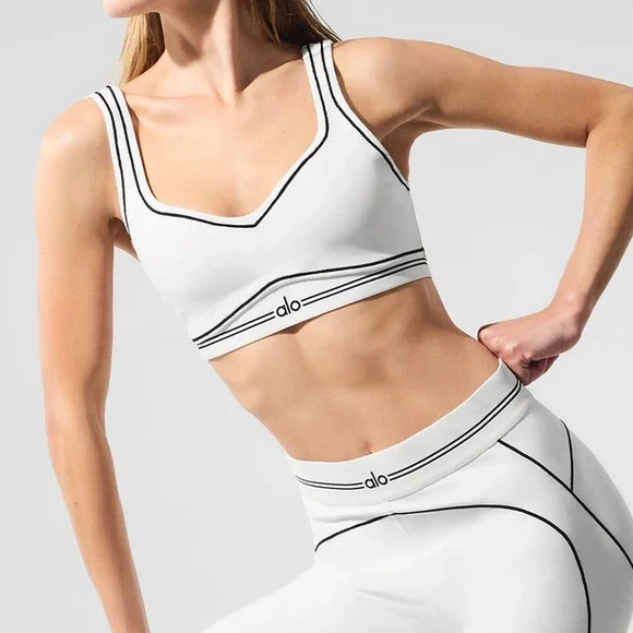 ALO Yoga Airbrush Heart Throb Bra NWT S - Picture 4 of 8